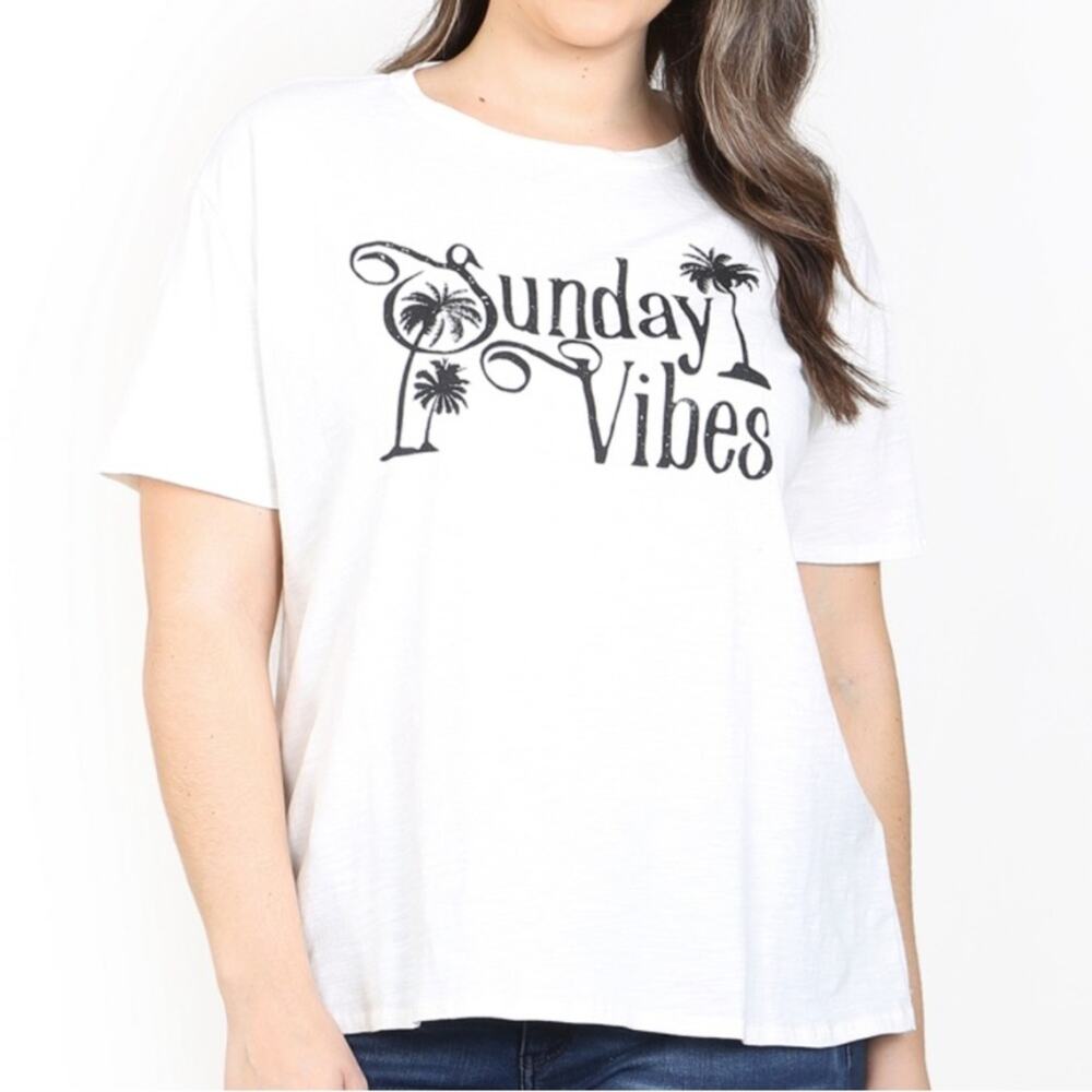 NWT Sunday Vibes Short Sleeve Top